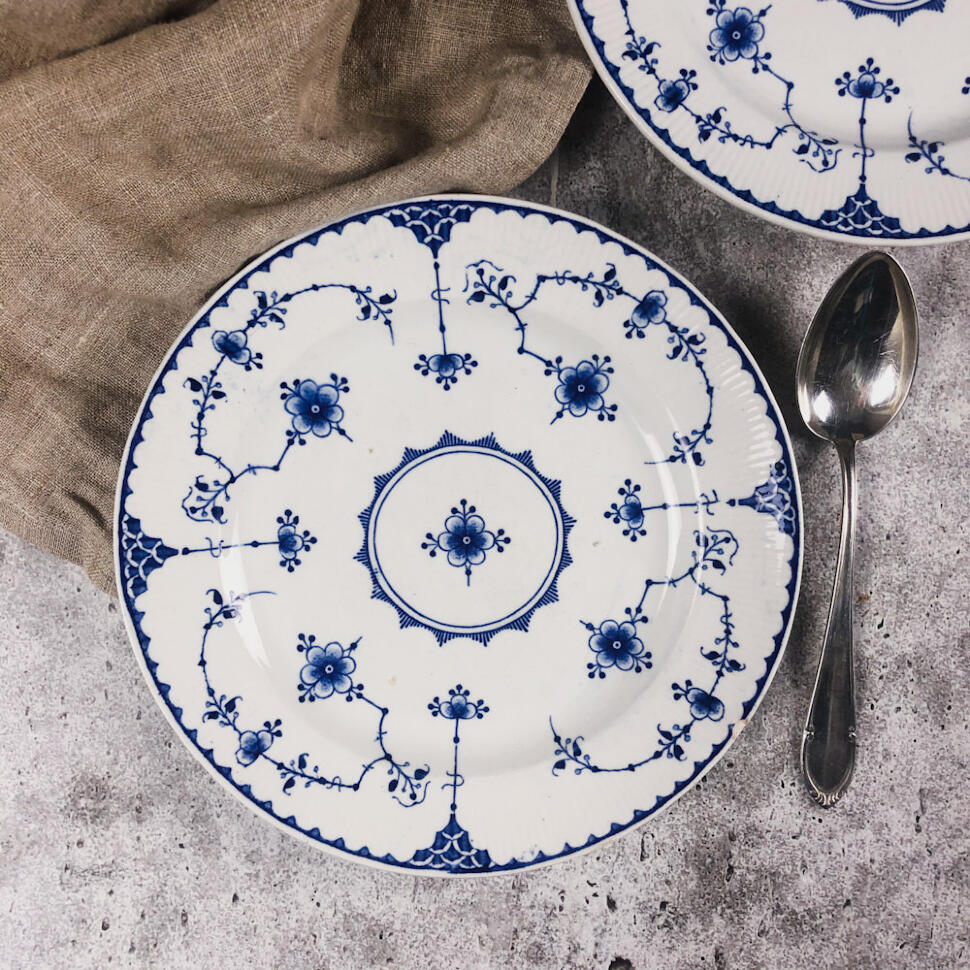 Тарелка 22 см Gustavsberg Гранатовый цветок фарфор Швеция (микроскол)