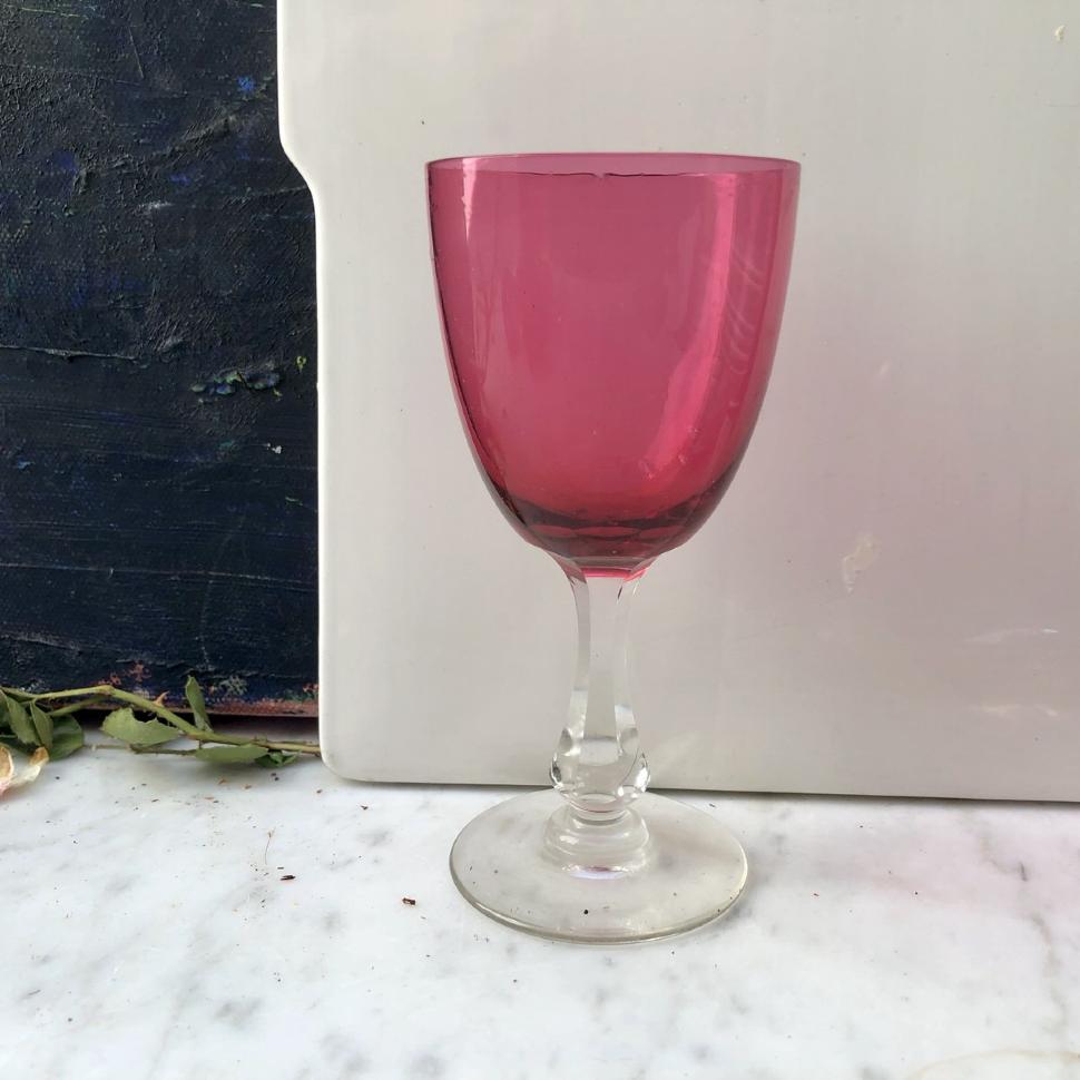 Рюмка хрустальная малиновая на высокой ножке