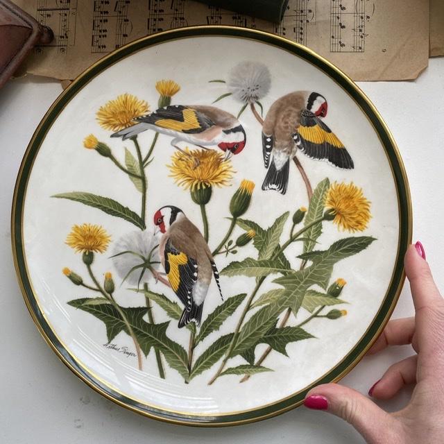 Тарелка Franklin Porcelain Wedgwood Songbirds of the World European Goldfinch 1977 г 28 см