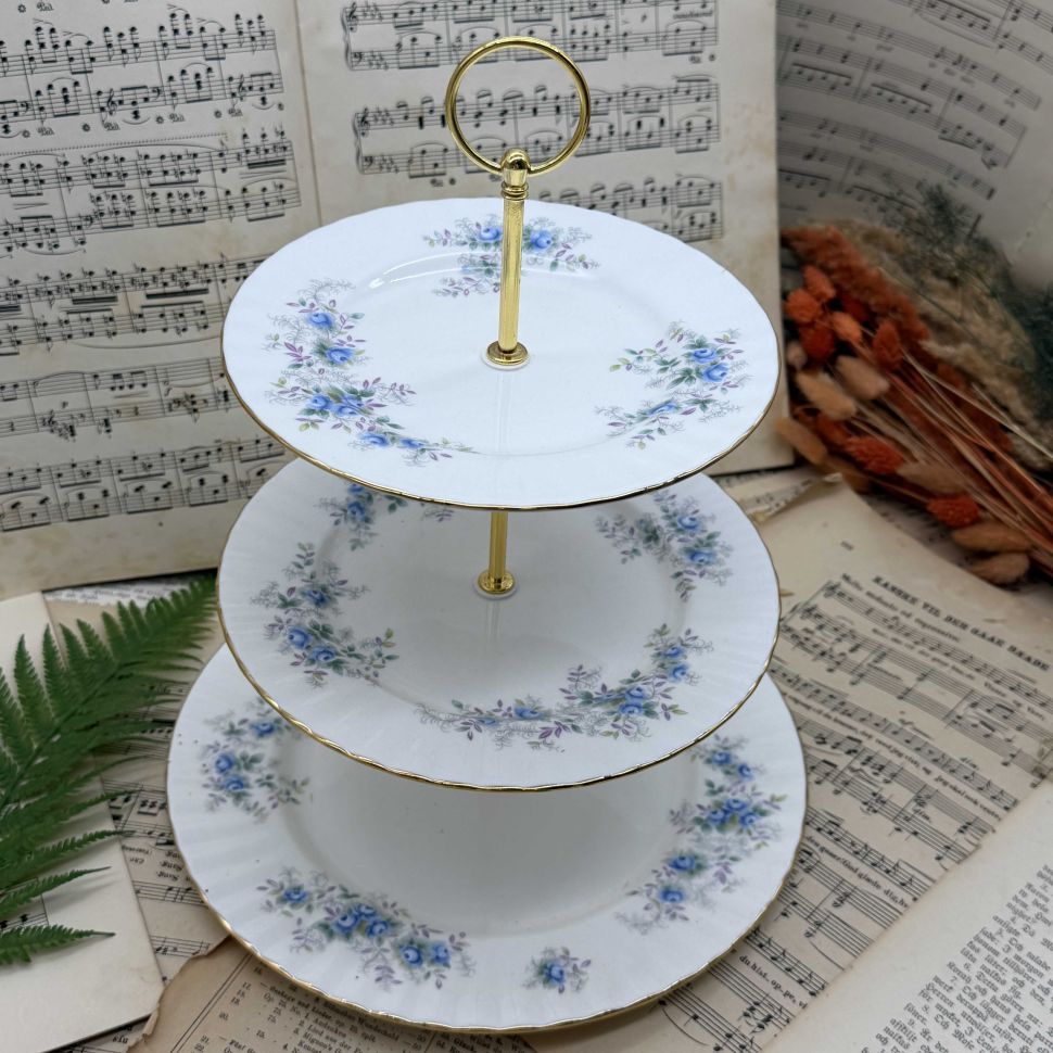 Менажница 3 яруса Royal Albert Blue Blossom 32 см Англия