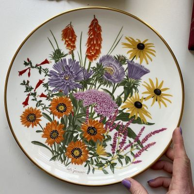 Тарелка Franklin Porcelain Wedgwood Flowers of the Year Сентябрь 27 см