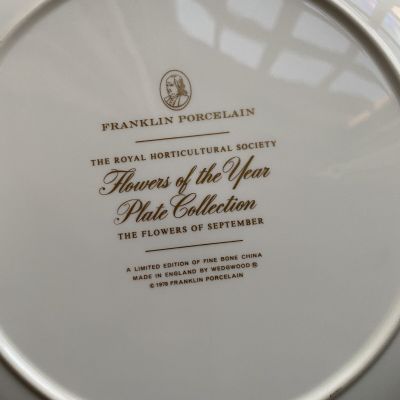 Тарелка Franklin Porcelain Wedgwood Flowers of the Year Сентябрь 27 см
