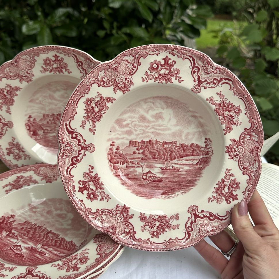 Тарелка глубокая Johnson Brothers Old Britain Castles 23 см Англия красный