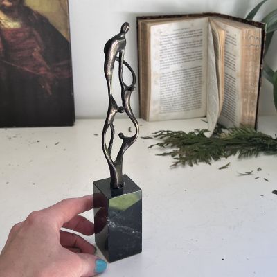 Статуэтка скульптура 23 см бронза на мраморном основании