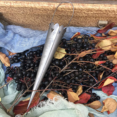 Декоративный элемент конус для нового года 