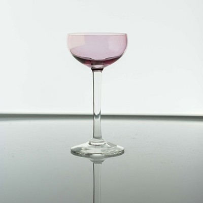 Рюмка для ликера на длинной ножке розовый цвет