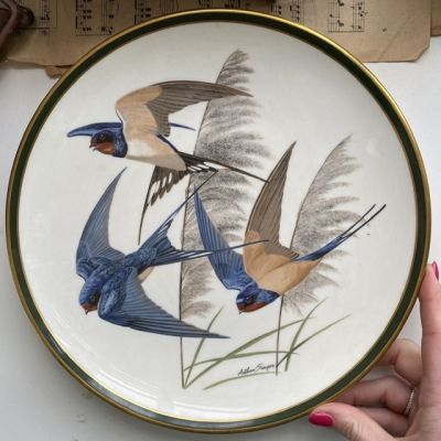 Тарелка Franklin Porcelain Wedgwood Songbirds of the World Barn Swallow 1977 г 28 см