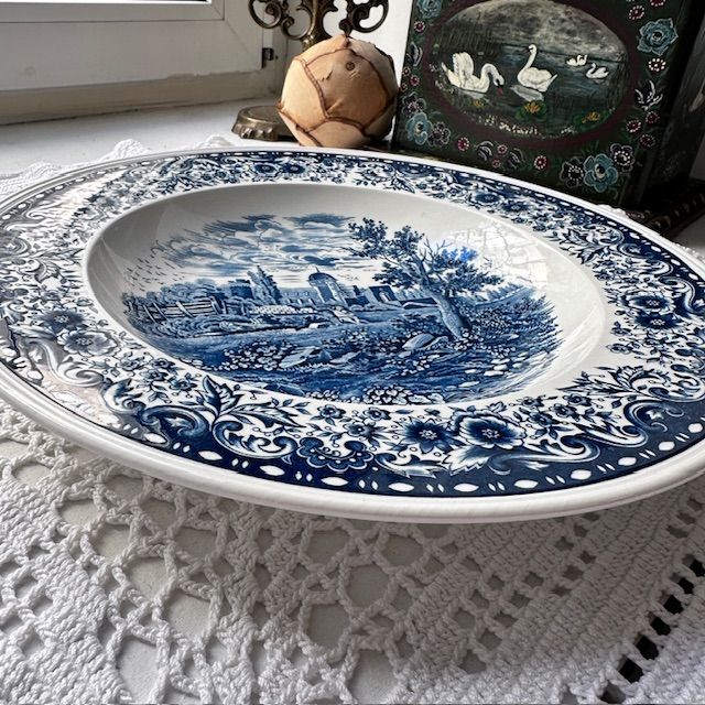 Блюдо углубленное Blue Castle ВиллеройБох 32 см Германия