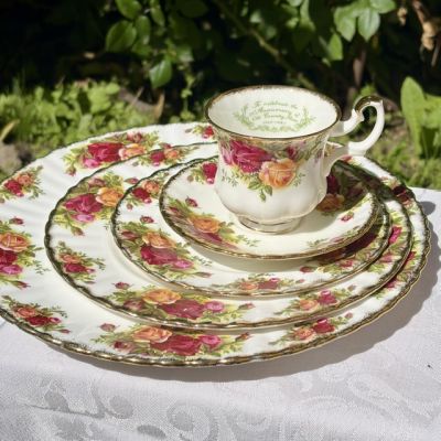 Тарелка для завтрака Royal Albert Old Country Roses 21 см Англия