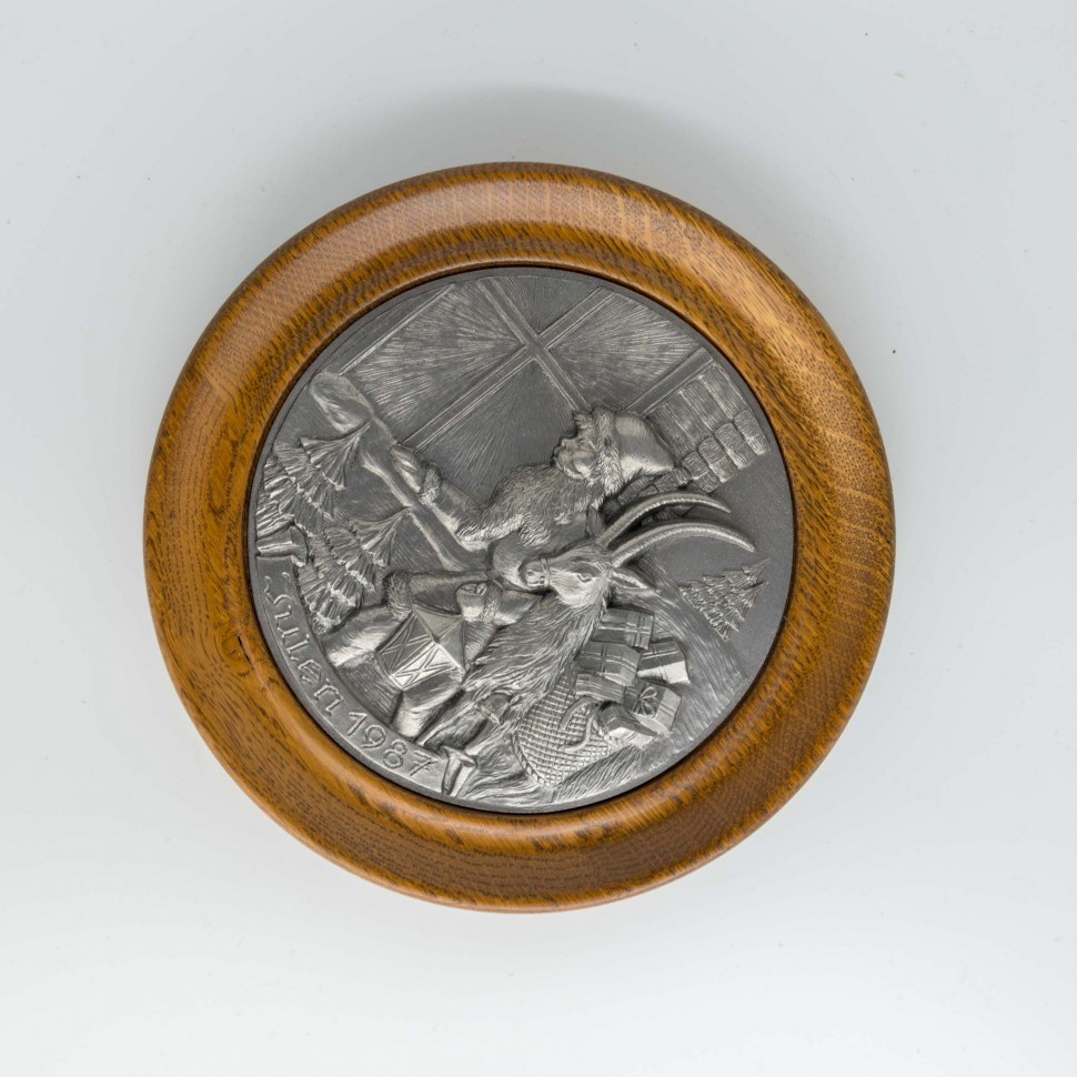 Тарелка декоративная JULEN 1987 Подарки