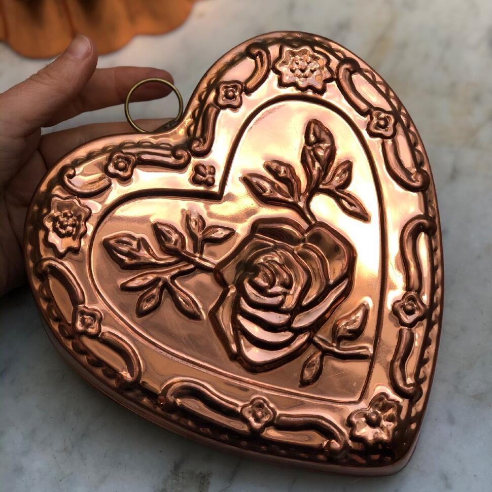 Форма для выпечки Сердце с розами медь