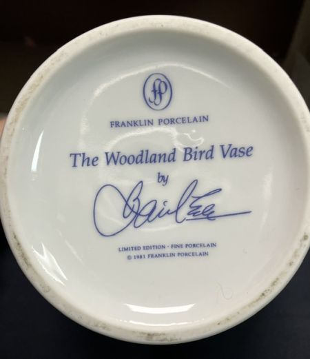 Ваза Franklin Porcelain The Woodland Bird 1981 фарфор