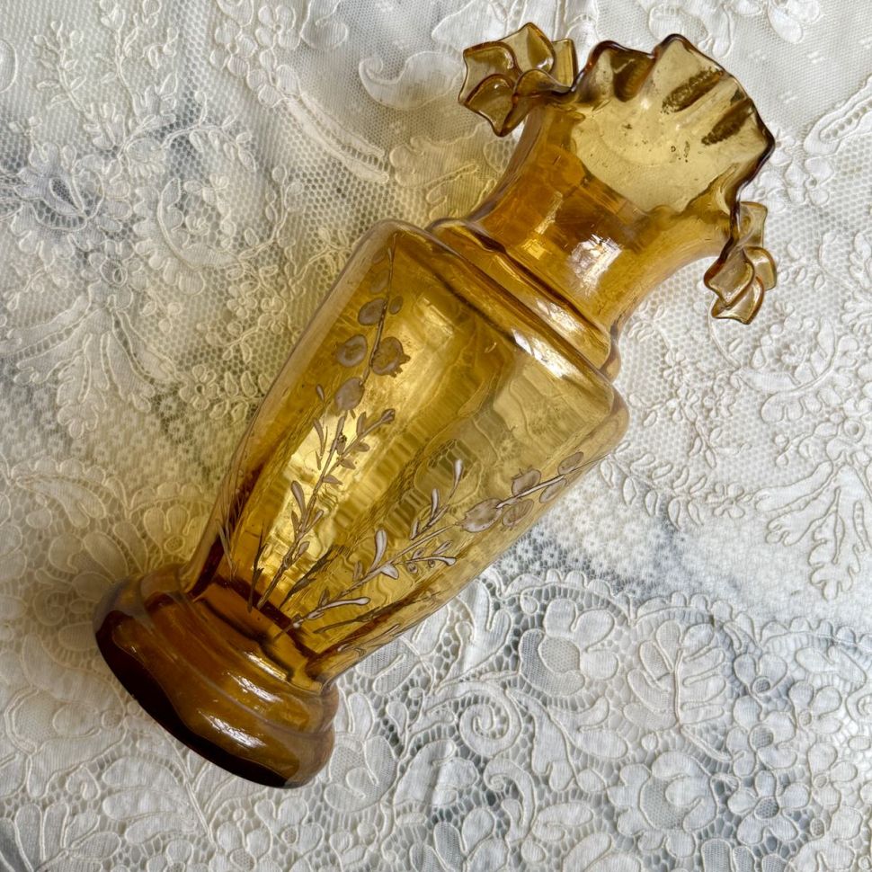 Ваза Ландыши 19 см цветное стекло Франция начало 20 в.