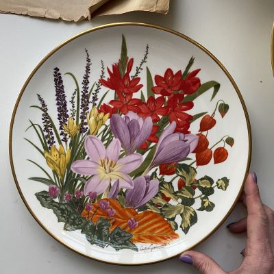 Тарелка Franklin Porcelain Wedgwood Flowers of the Year Ноябрь 27 см 