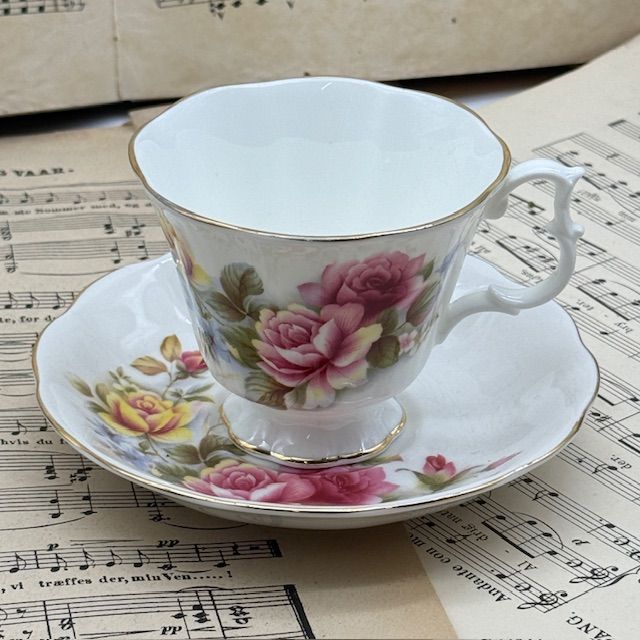 Чайная пара Royal Albert Букет роз 200 мл Англия 