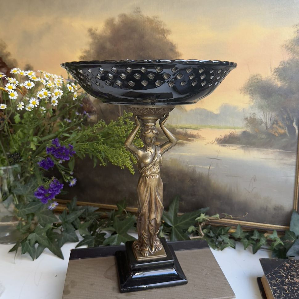 Фруктовница Афродита с чашей 25 см фарфор латунь