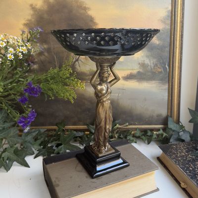 Фруктовница Афродита с чашей 25 см фарфор латунь