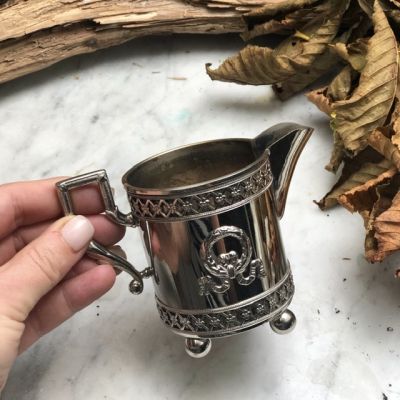 Молочник в стиле ампир серебрение Англия