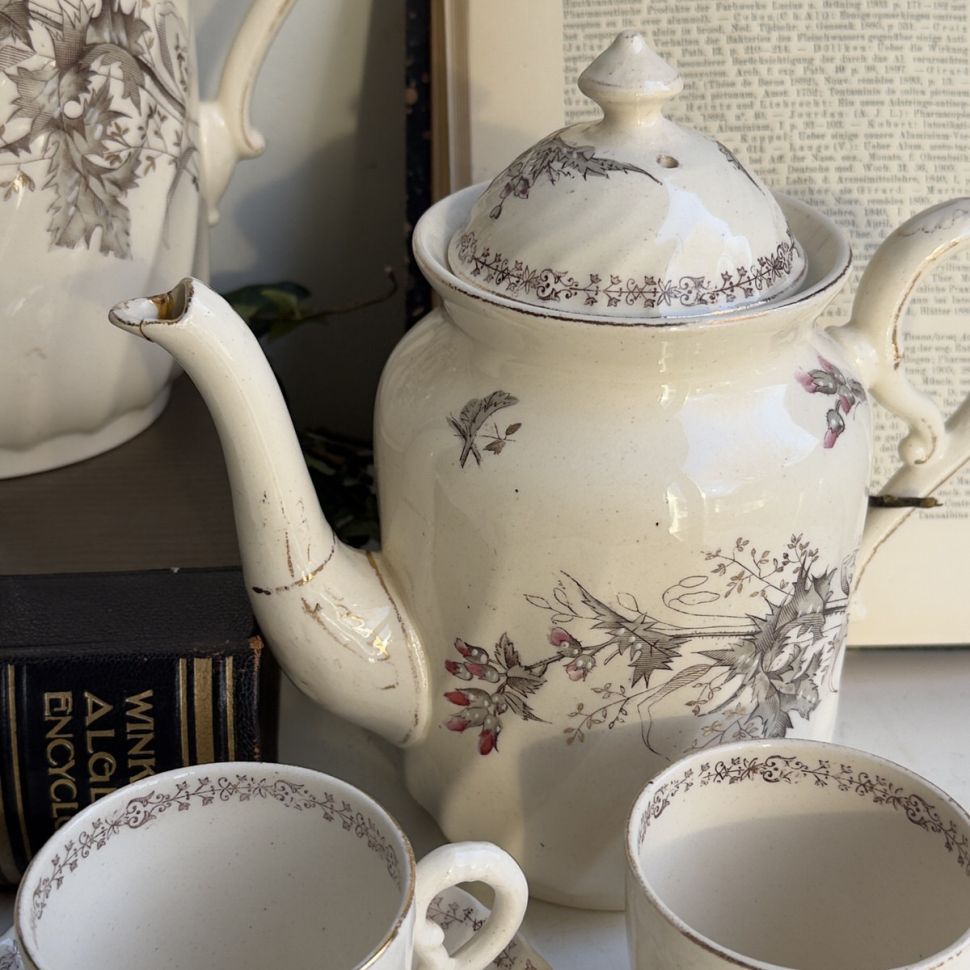 Чайник Maastricht Petrus Regout Чертополох  Голландия 1890 гг изъян