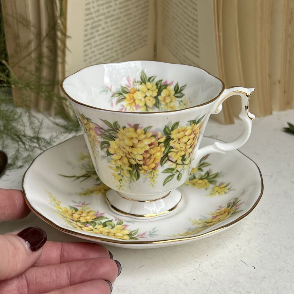 Чайная пара Royal Albert Laburnum 200 мл Англия 1966-1970 гг.