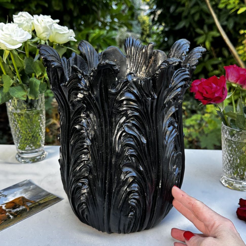 Кашпо Голландский черный тюльпан 26 см полисмолы