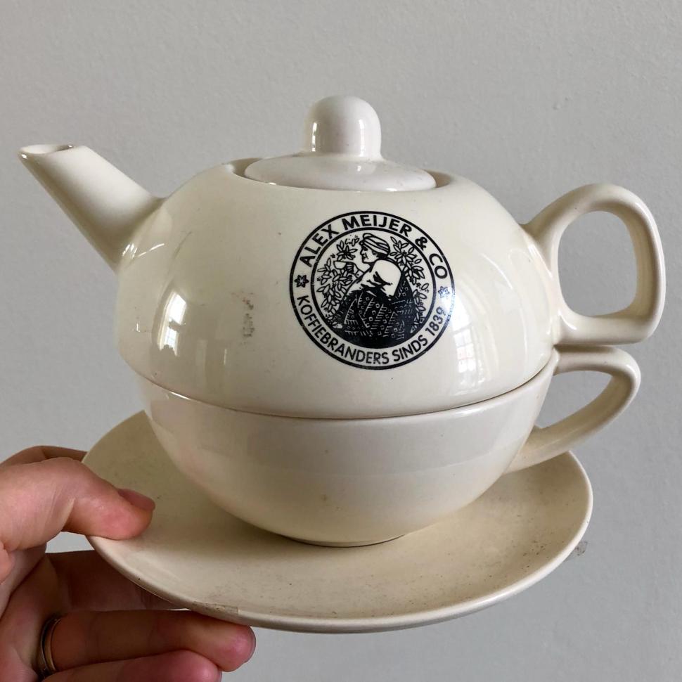 Чайник заварочный с чашкой и блюдцем Akex Meijer&Co Голландия