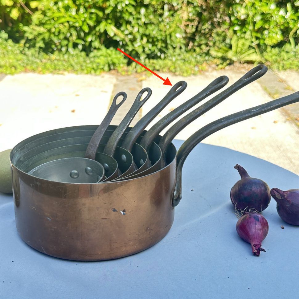 Ковш медный 1,4 л с чугунной ручкой