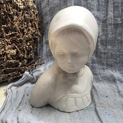 Статуэтка Фарфоровый бюст Девочка