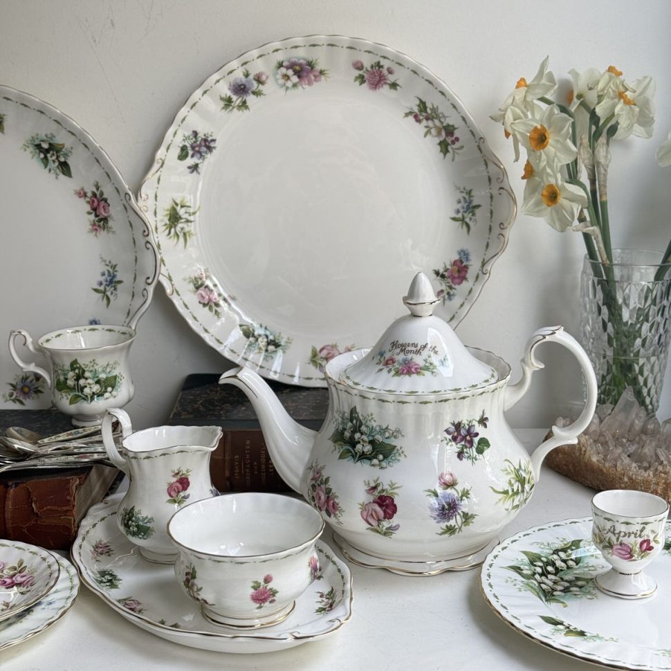Чайник Royal Albert 12 месяцев 1,3 л Англия изъян