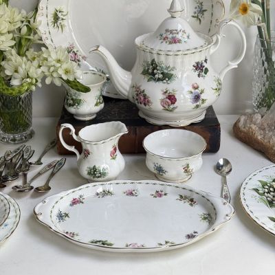 Чайник Royal Albert 12 месяцев 1,3 л Англия изъян