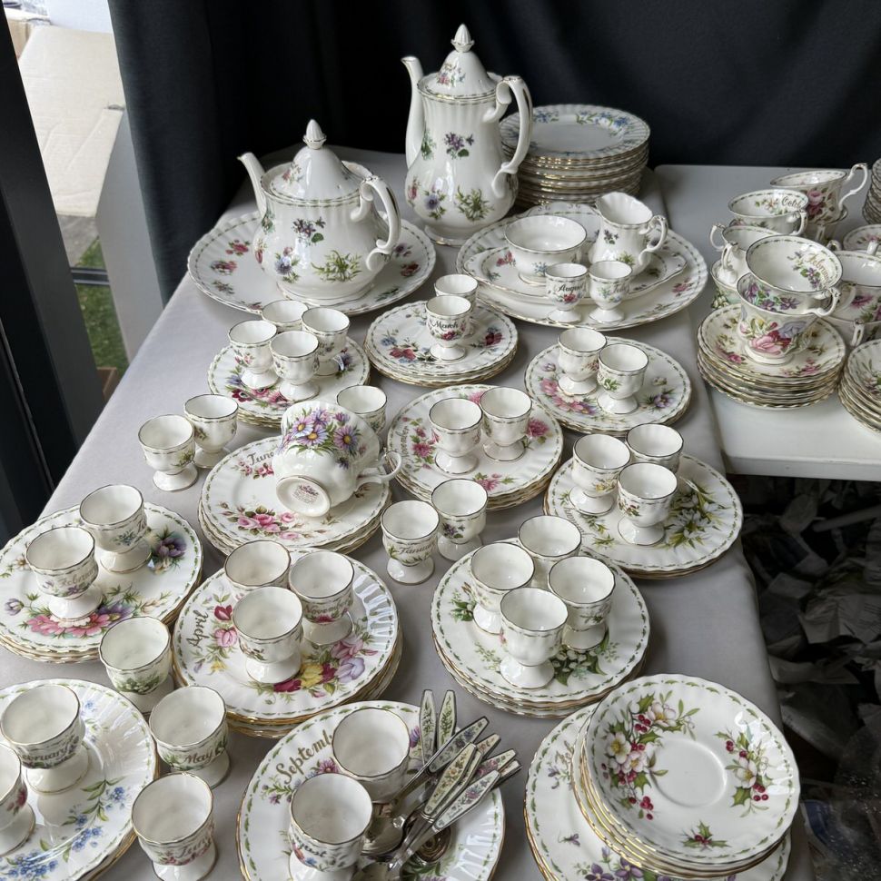 Чайник Royal Albert 12 месяцев 1,3 л Англия изъян