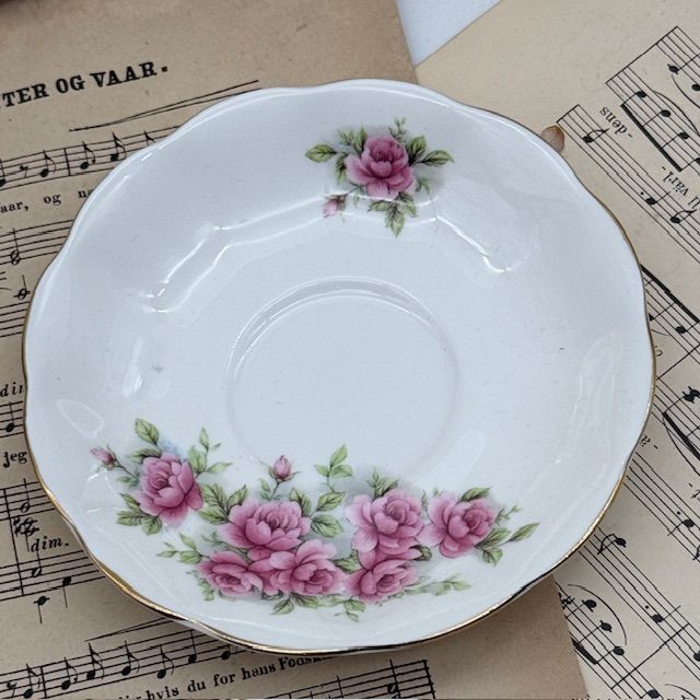 Чайная пара Royal Albert розовые розы 200 мл Англия 