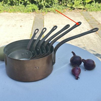 Ковш медный 2 л с чугунной ручкой