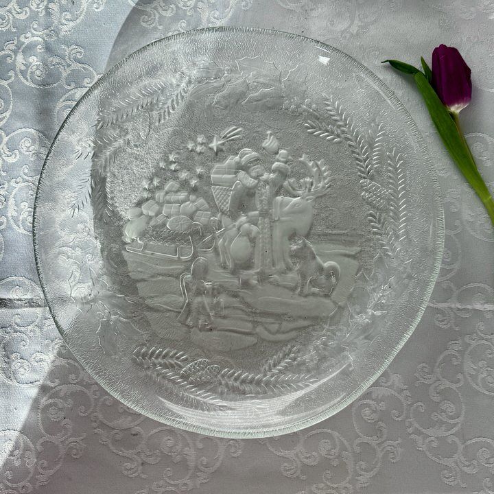 Блюдо углубленное Новый год 30 см хрусталь       