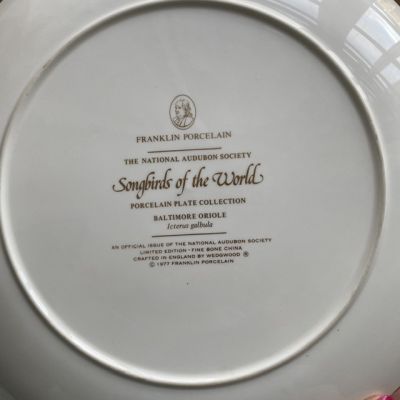 Тарелка Franklin Porcelain Wedgwood Songbirds of the World Baltimore Oriole 1977 г. 28 см