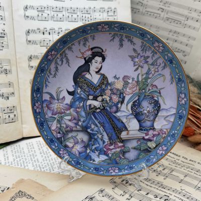 Тарелка Royal Doulton Lady of the Lilies 21 cм Англия