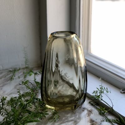 Ваза 18,5см дымчато-коричневый хрусталь, гравировка птица