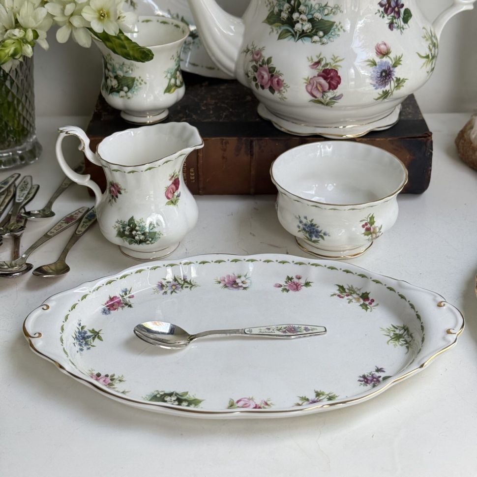 Молочник сахарница блюдо Royal Albert 12 месяцев Англия набор 3 предмета