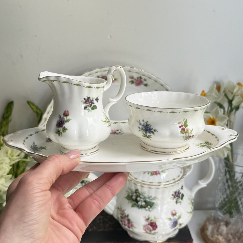 Молочник сахарница блюдо Royal Albert 12 месяцев Англия набор 3 предмета