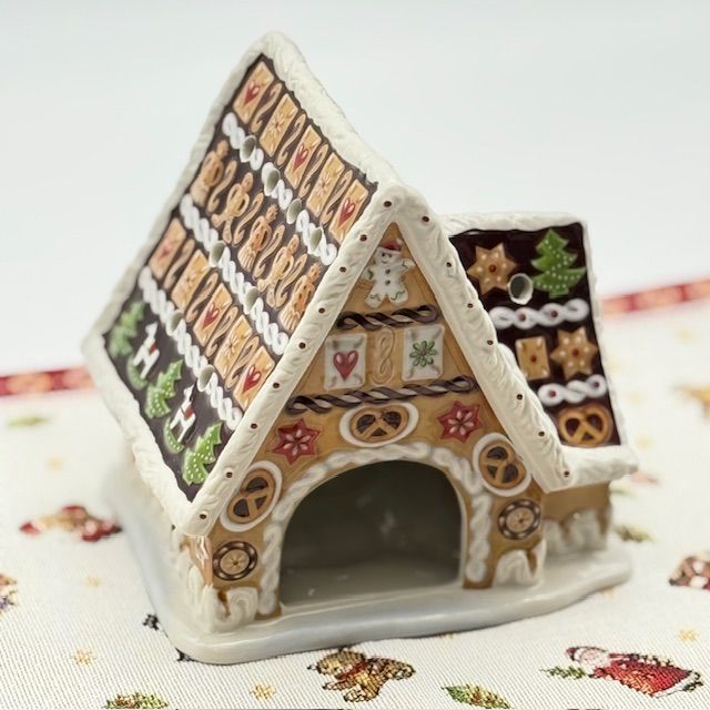 Подсвечник музыкальный ВиллеройБох Christmas Toy's Пряничный домик 16 см Германия 