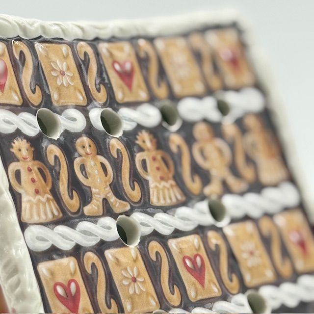 Подсвечник музыкальный ВиллеройБох Christmas Toy's Пряничный домик 16 см Германия 