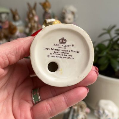 Статуэтка Beatrix Potter Lady Mouse made Curtsy Англия 