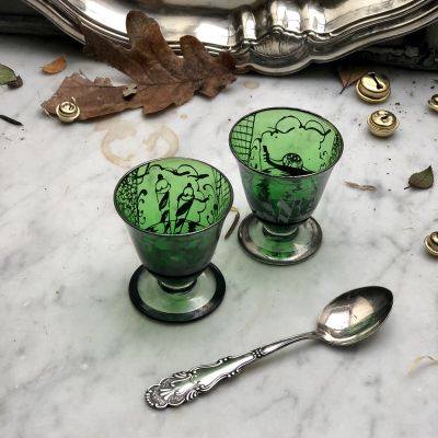Рюмка зеленая с росписью черненым серебром