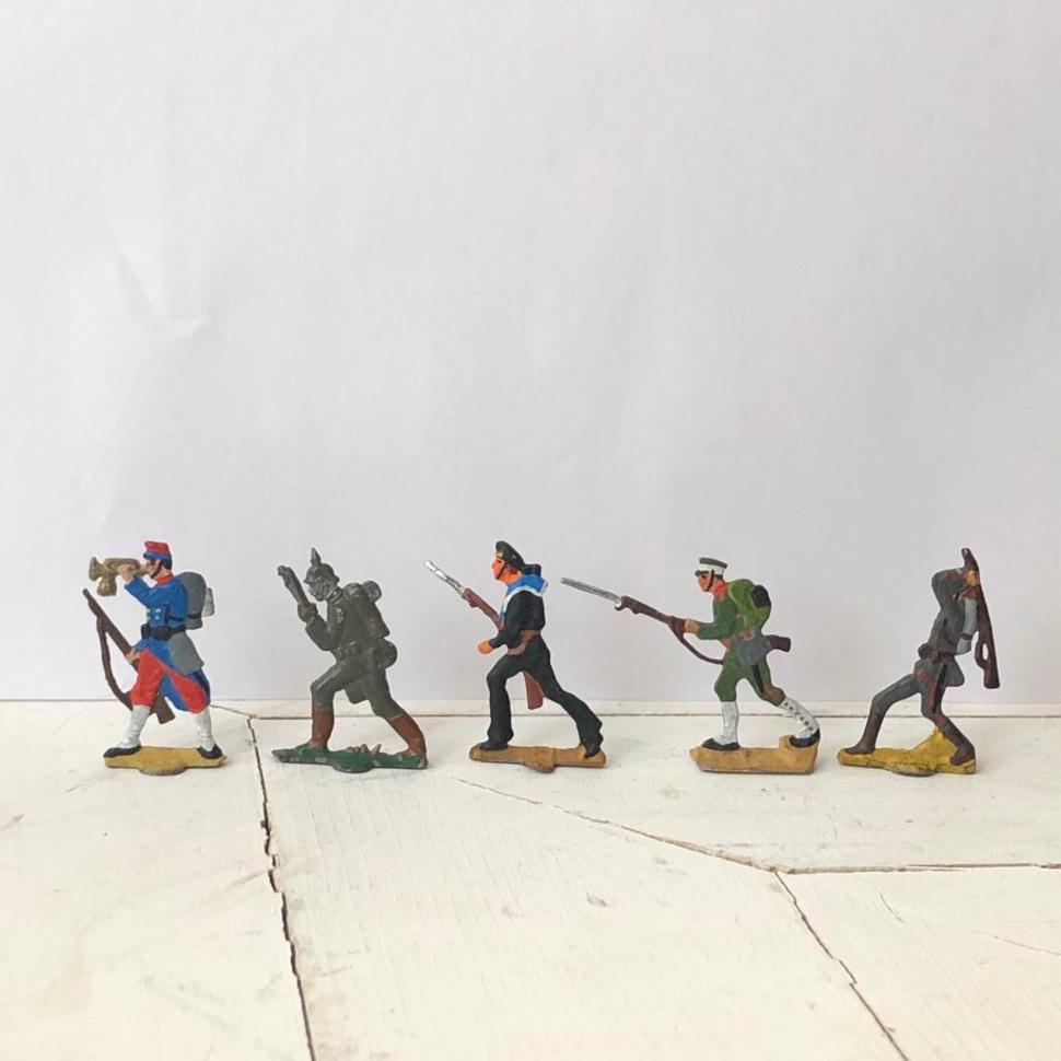 Набор солдатиков №9