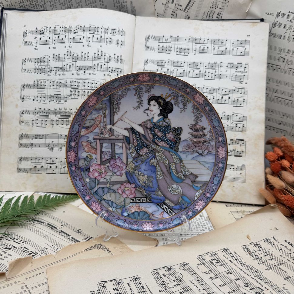 Тарелка Royal Doulton Lotus Blossom Maiden 21 cм Англия