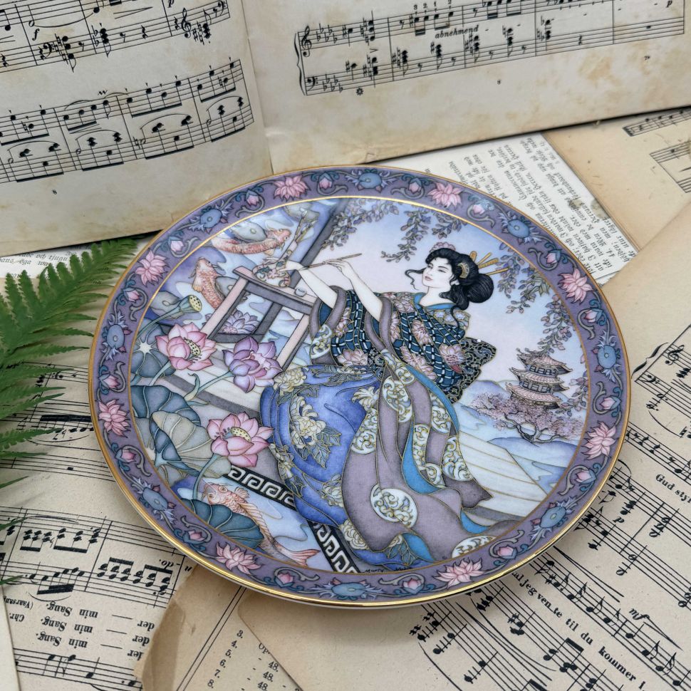 Тарелка Royal Doulton Lotus Blossom Maiden 21 cм Англия