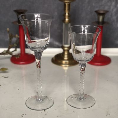 Подсвечник средний на витой ножке ручная работа 20см, Голландия