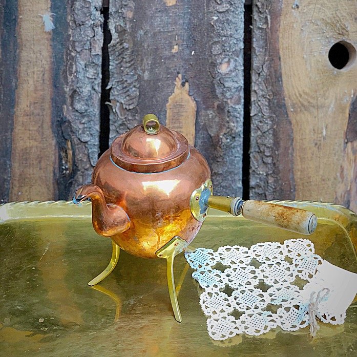 Чайник на латунных ножках 1 литр