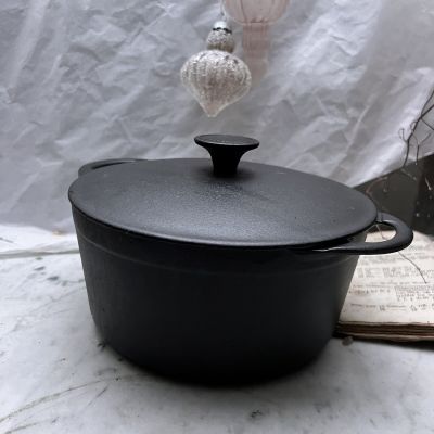 Кастрюля 2,35 л чугун Франция