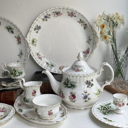 Блюдо Royal Albert 12 месяцев 31 см Англия